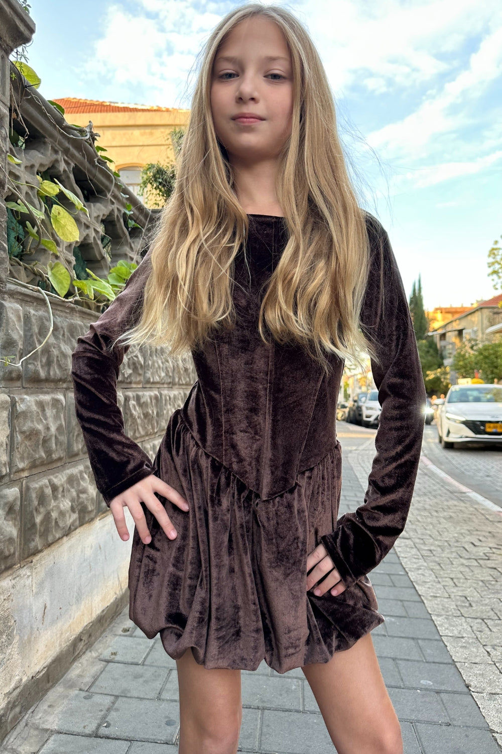שמלה קטיפה פפיון בגב