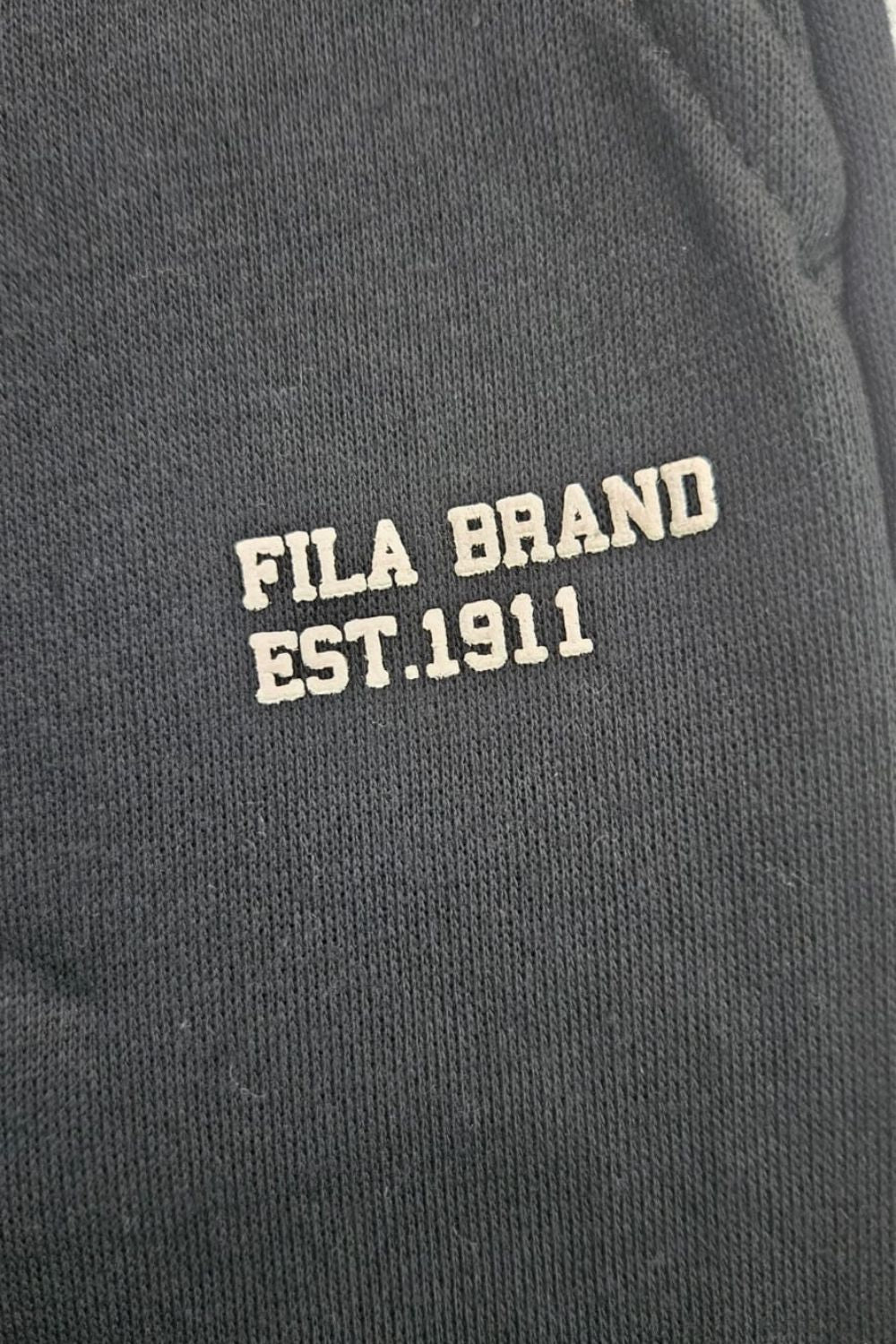 חליפת פוטר FILA עם הלוגו