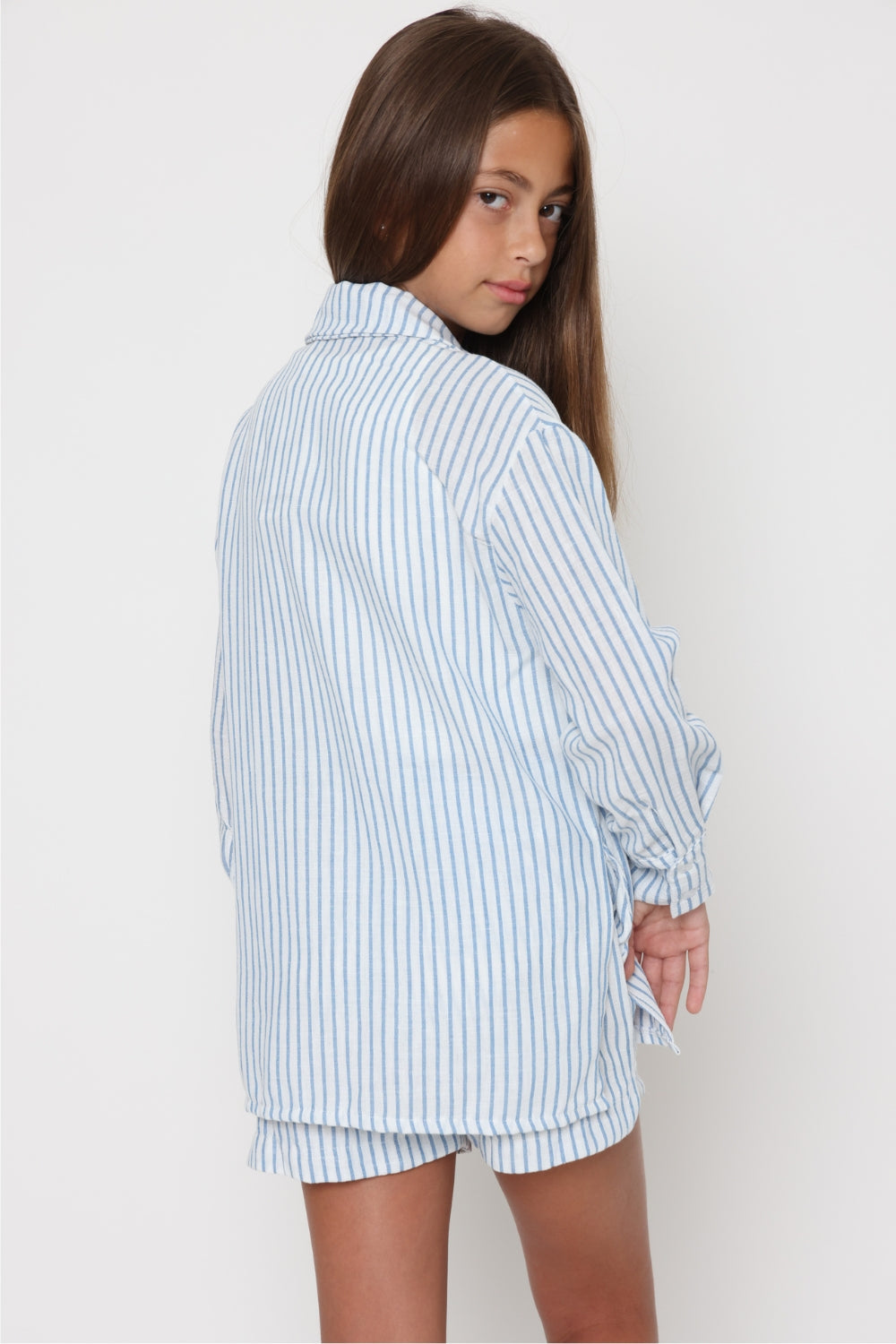 חליפה שורט מכופתרת